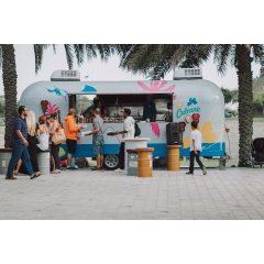 Food trucki – gastronomiczny trend, który zmienia miejską gastronomię